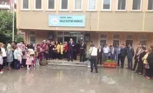 Trabzon Araklı Halk Eğitim Merkezi Kurs Binası